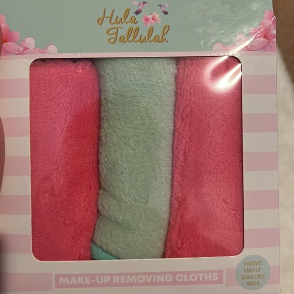 Makeup Removing Cloths - Picture 3 of 3